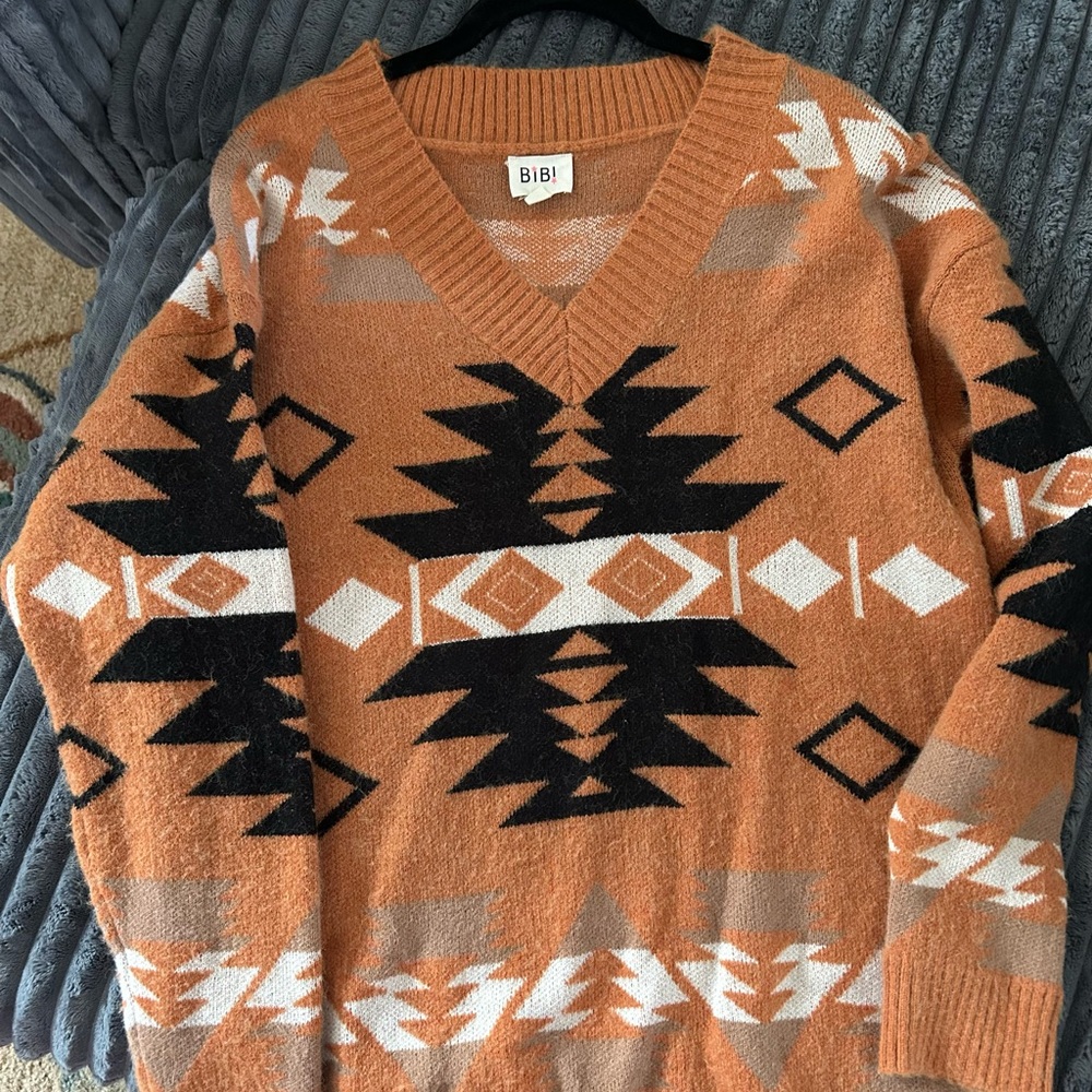 BIBI Womens Geometric Pattern Sweater - Orange and Black